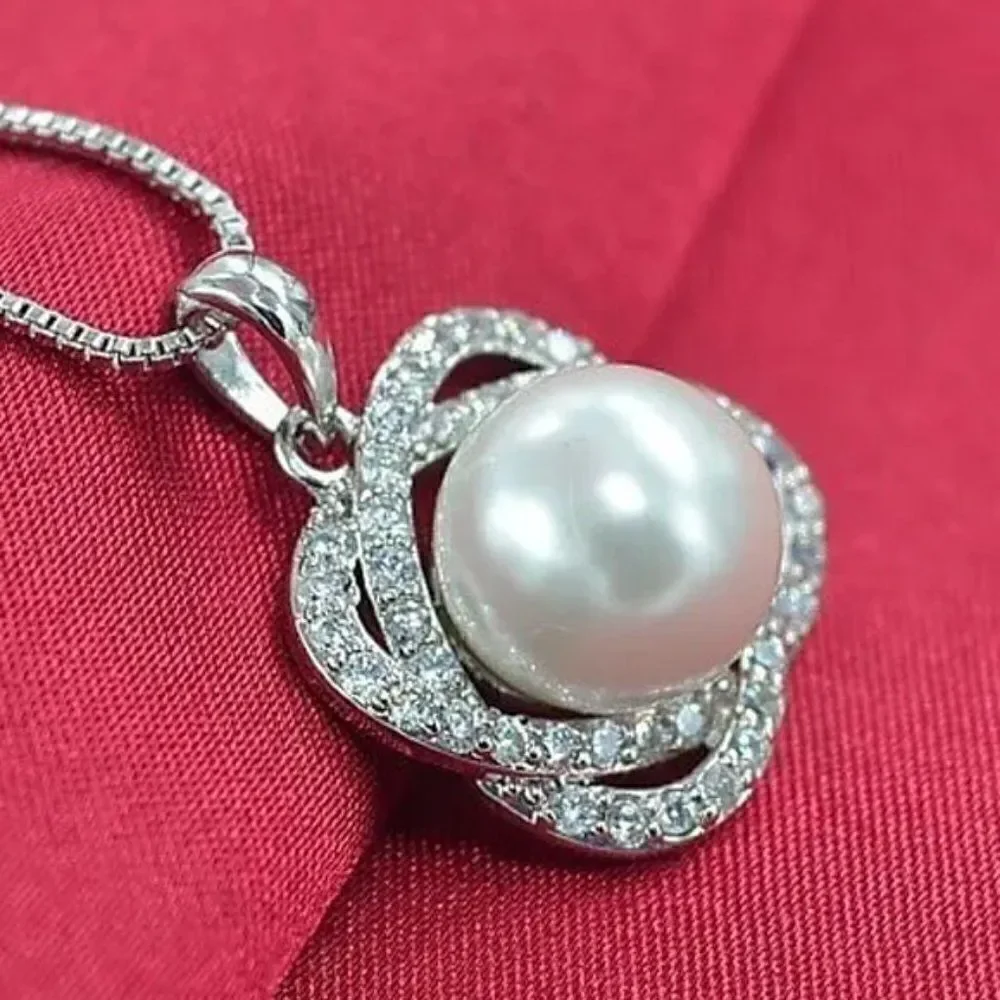 Ladies Platinum Pearl Flower Necklace
